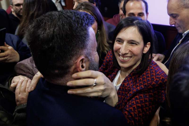 elly schlein nel suo comitato dopo la vittoria alle primarie del pd 4