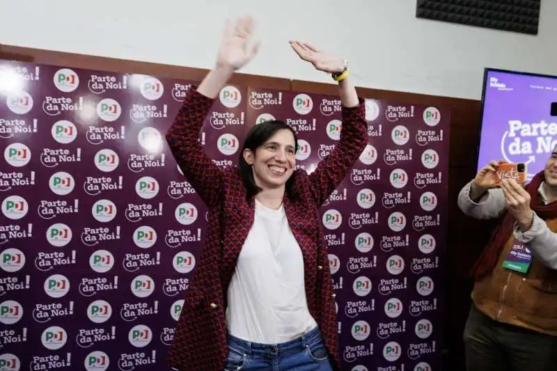 elly schlein nel suo comitato dopo la vittoria alle primarie del pd   5