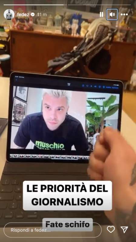 fedez contro fuori dal coro 2