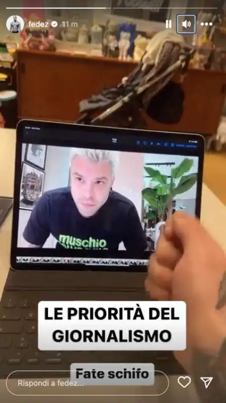 fedez contro fuori dal coro   2