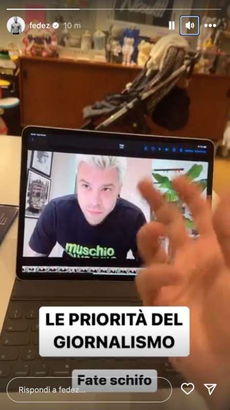 fedez contro fuori dal coro 3