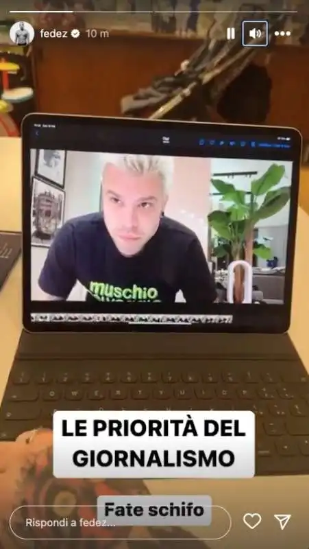 fedez contro fuori dal coro   4