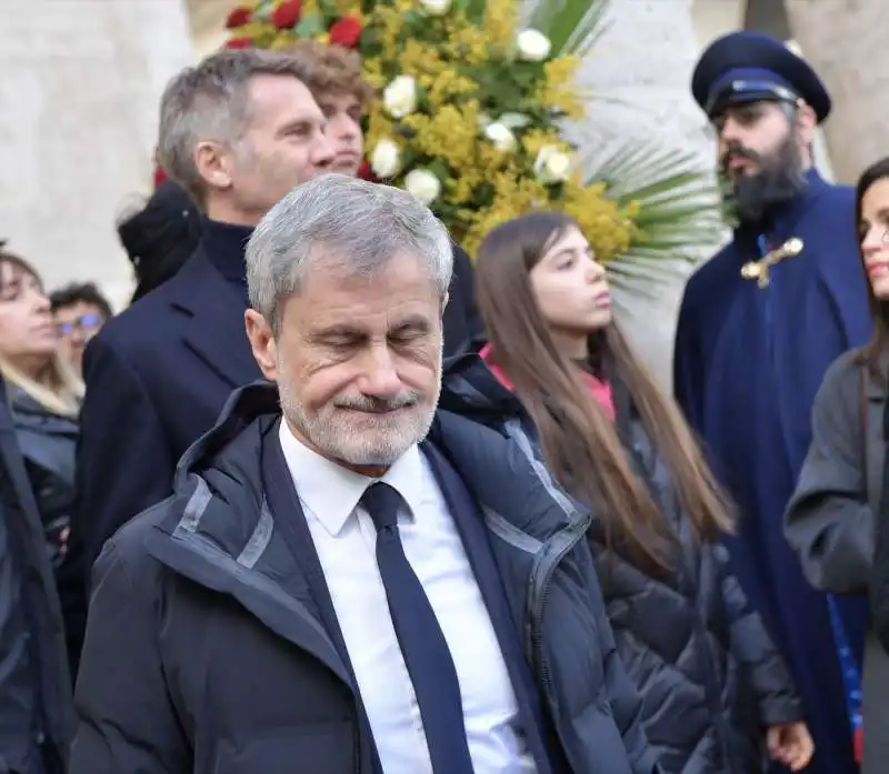 funerale costanzo   gianni alemanno   foto di bacco 