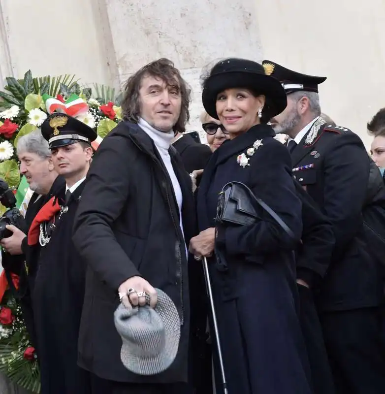 funerale costanzo   giuseppe cruciani marisela federici   foto di bacco  1