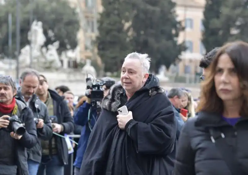 funerale costanzo   lele mora foto di bacco 