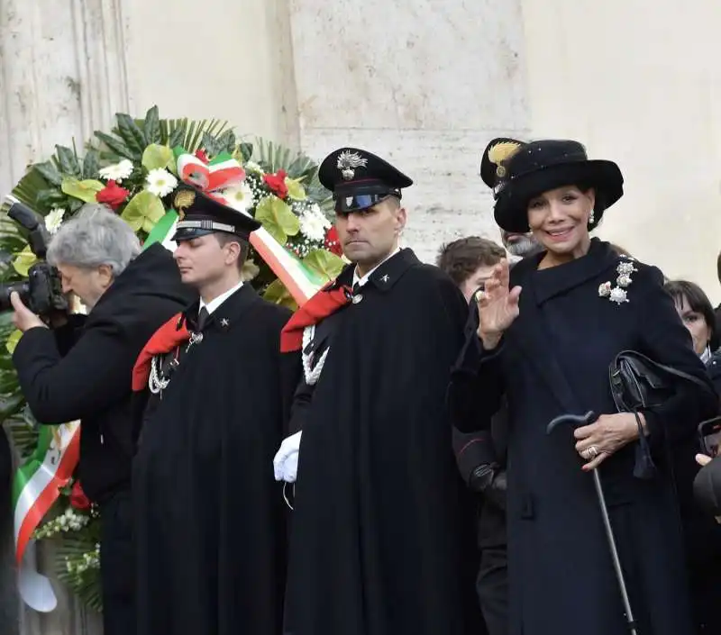 funerale costanzo   marisela federici   foto di bacco 