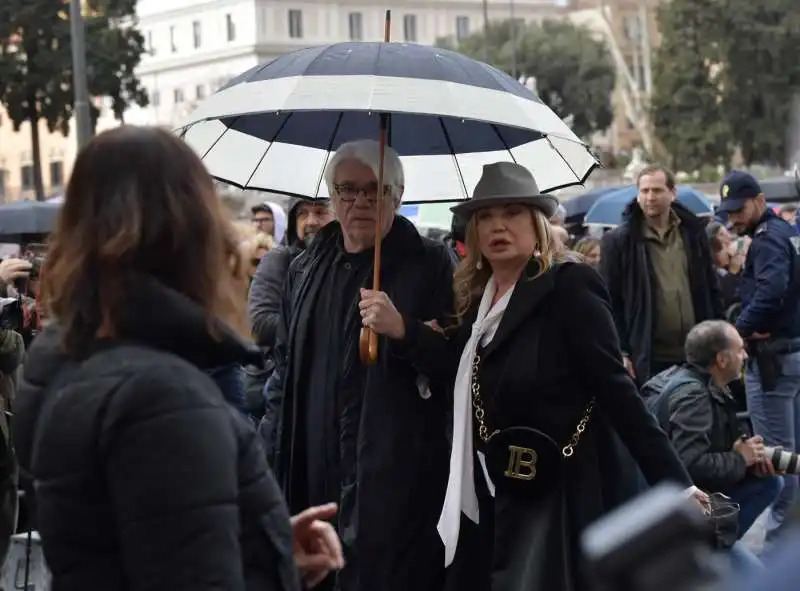 funerale costanzo   ricky tognazzi simona izzo foto di bacco