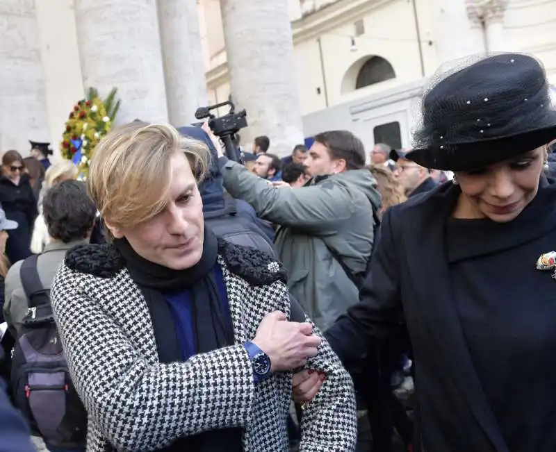 funerale costanzo   santino fiorillo marisela federici   foto di bacco 