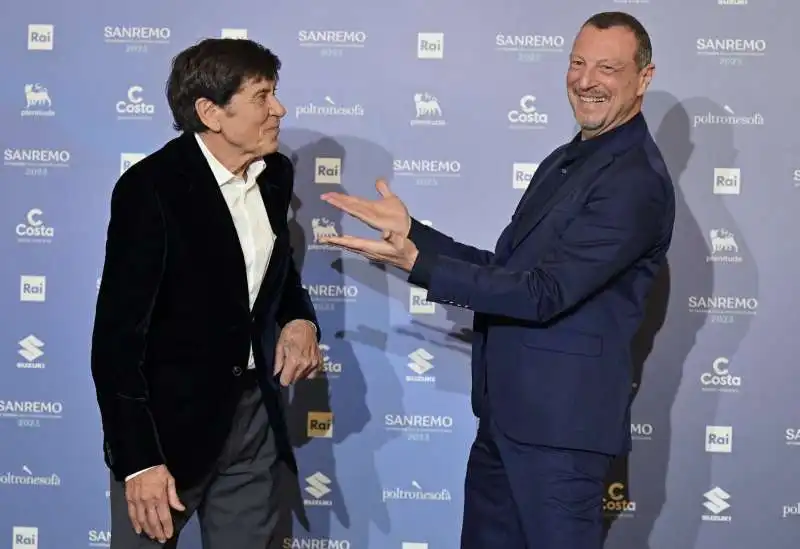 gianni morandi amadeus    conferenza stampa di presentazione sanremo 2023 4