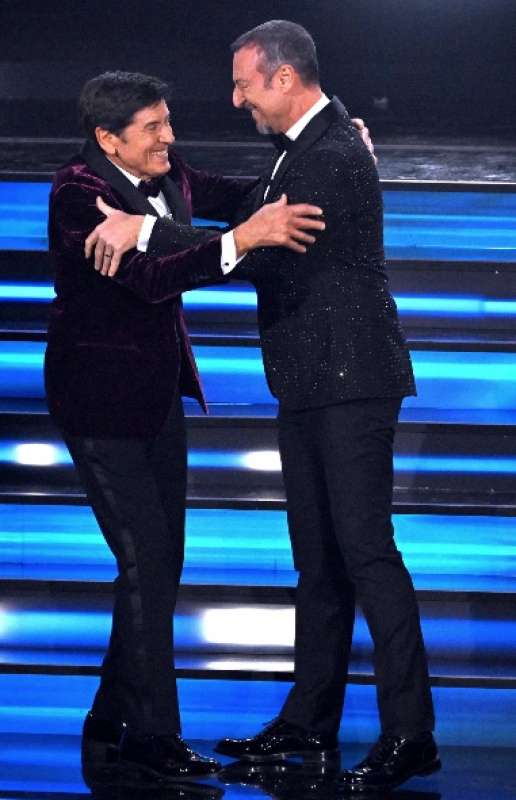 gianni morandi e amadeus sanremo 2023