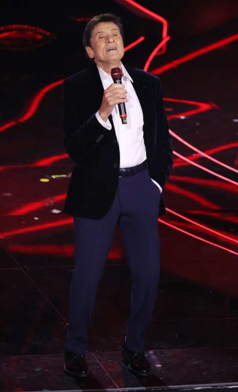 gianni morandi in giorgio armani