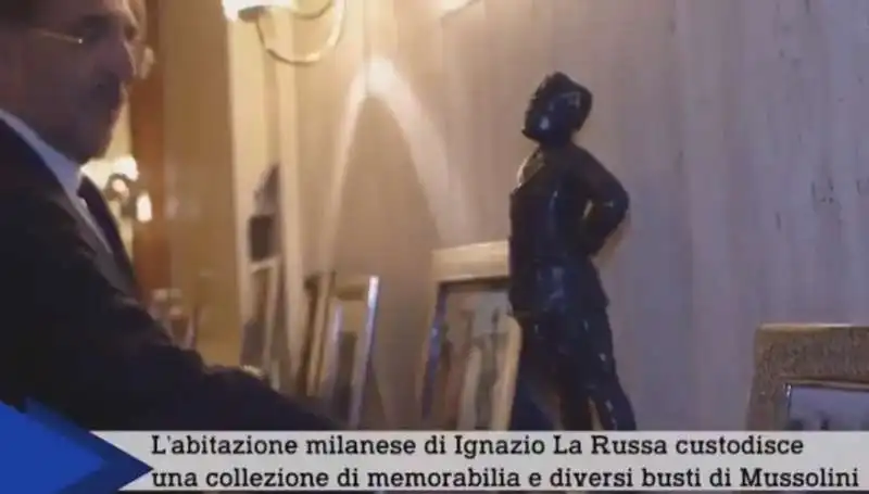 ignazio la russa e il busto di mussolini