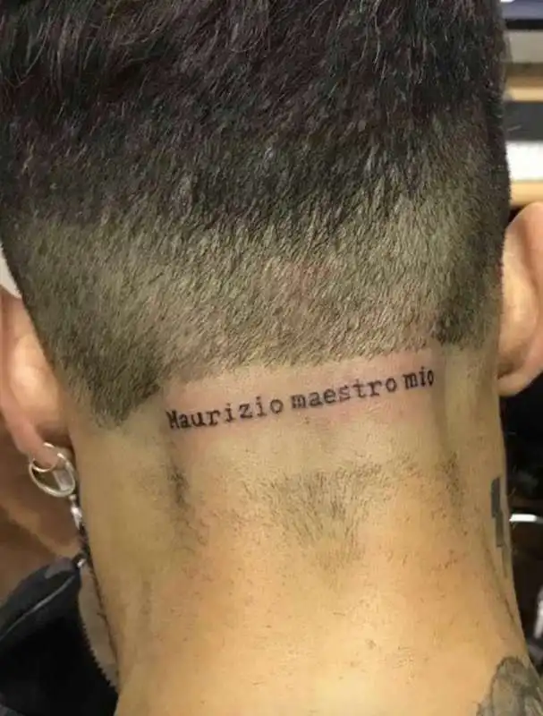 il tatuaggio di fabrizio corona per maurizio costanzo