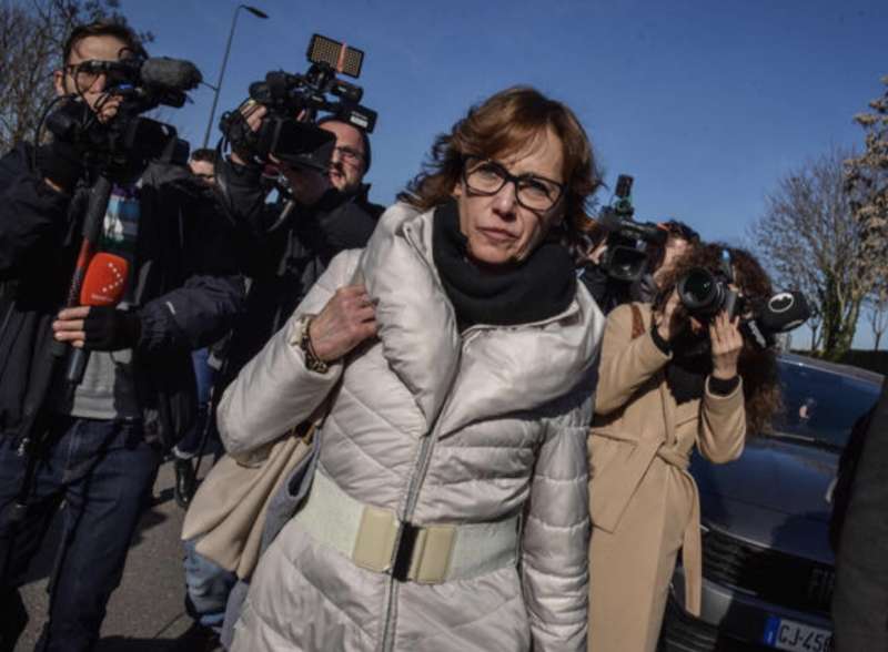 ilaria cucchi va a trovare cospito in carcere 2