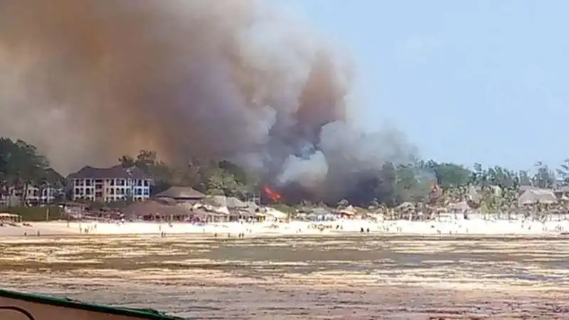 incendio nel resort barracuda in kenya 1