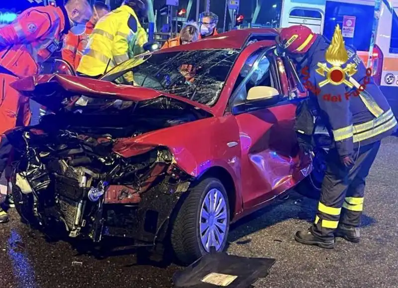 incidente al casello dell autostrada a4 milano ghisolfa   2