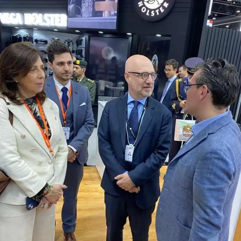 isabella rauti alla fiera di armi idex navdex di abu dhabi 3