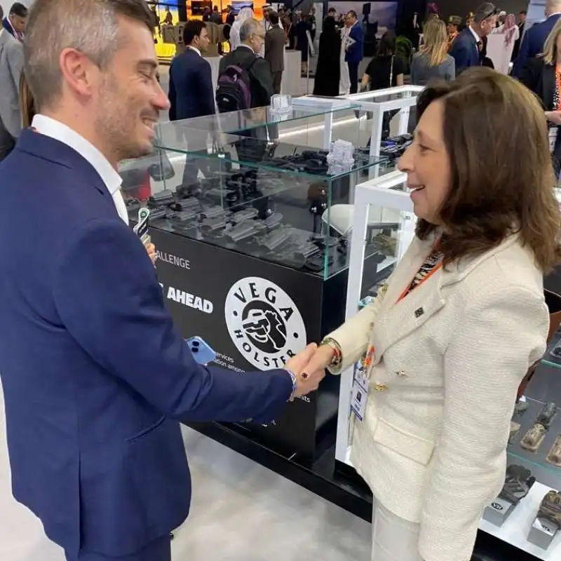 isabella rauti alla fiera di armi idex navdex di abu dhabi 4