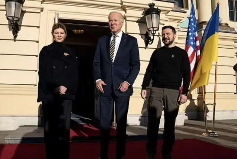 joe biden a kiev con zelensky 6