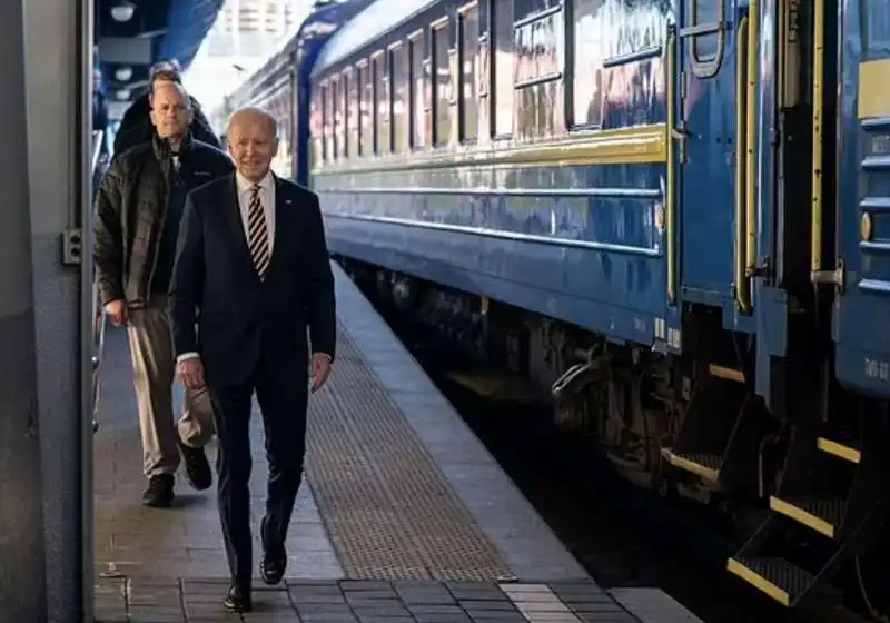 JOE BIDEN TRENO PER KIEV  