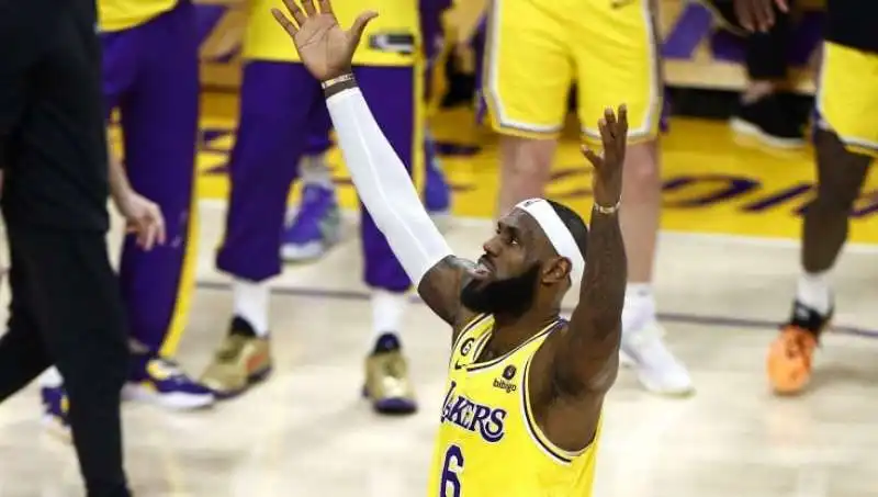 lebron james record di punti nba 