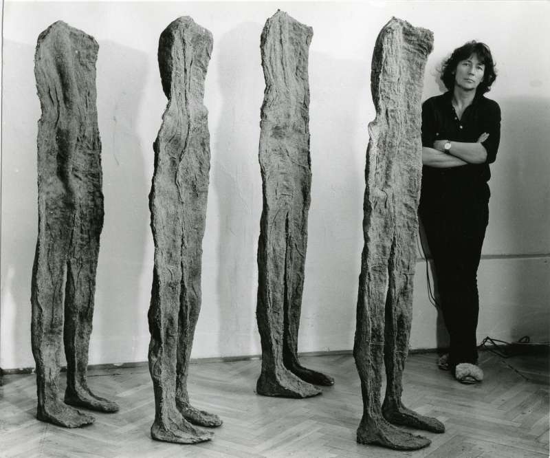 magdalena abakanowicz nel suo studio