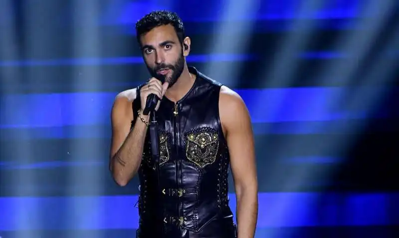 marco mengoni   terza serata sanremo  1