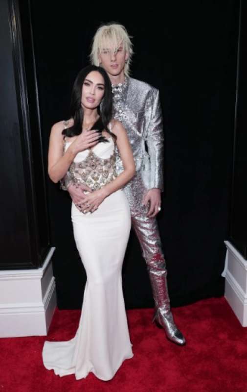 megan fox in zuhair murad e machine gun kelly in dolce & gabbana