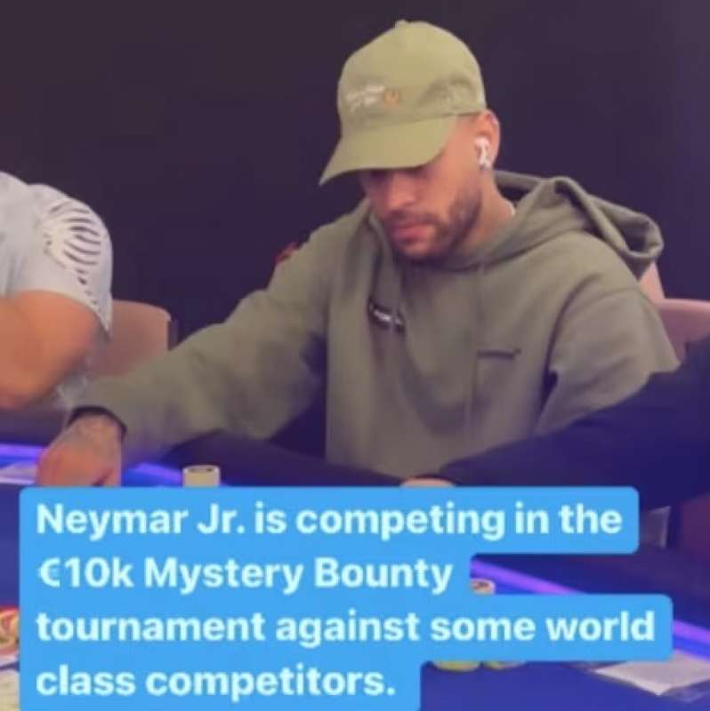 NEYMAR GIOCA A POKER DOPO LA SCONFITTA DEL PSG