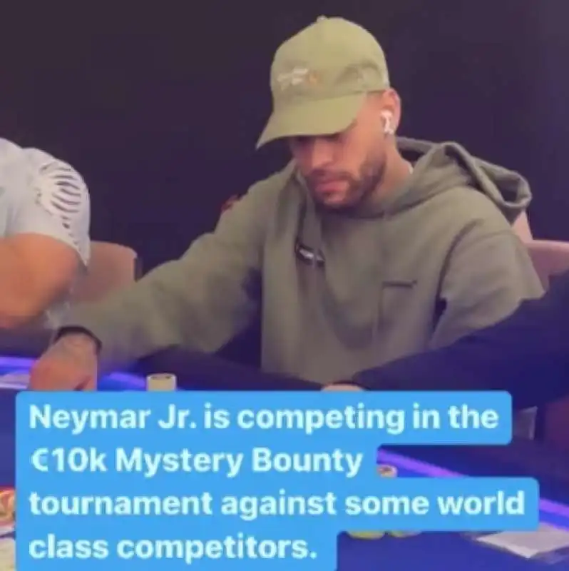 NEYMAR GIOCA A POKER DOPO LA SCONFITTA DEL PSG 