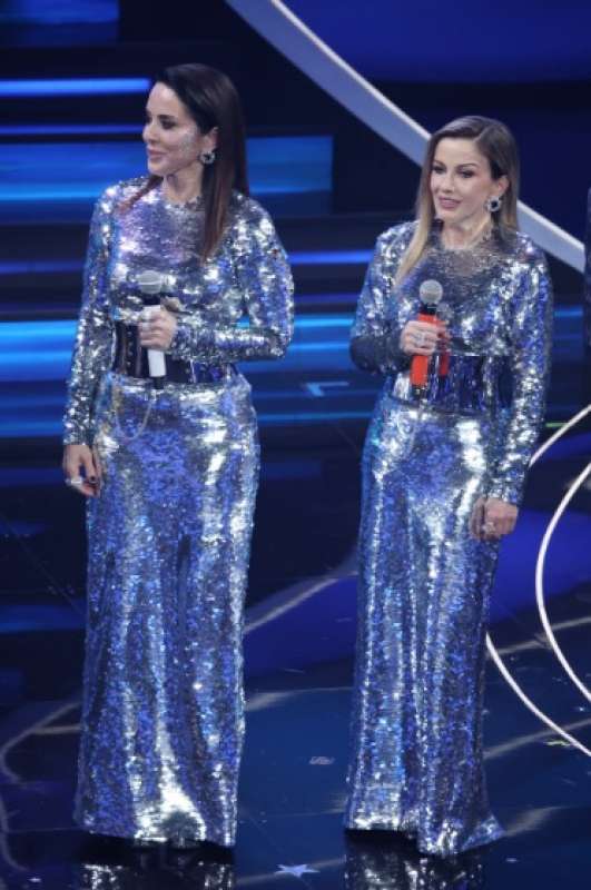 Sanremo 2023: Paola e Chiara scelgono Swarovski per il ritorno sul palco  dell'Ariston