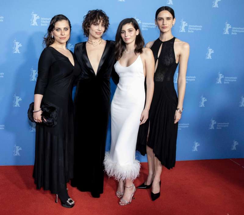 premiere the good mothers berlinale 9