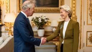 re carlo iii e ursula von der leyen a windsor