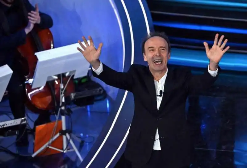 roberto benigni a sanremo 2023 1