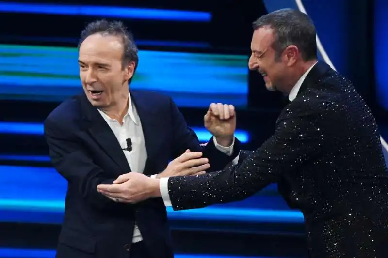 roberto benigni e amadeus   sanremo 2023