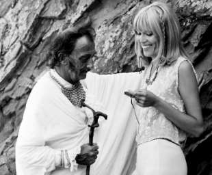 salvador dali amanda lear 1