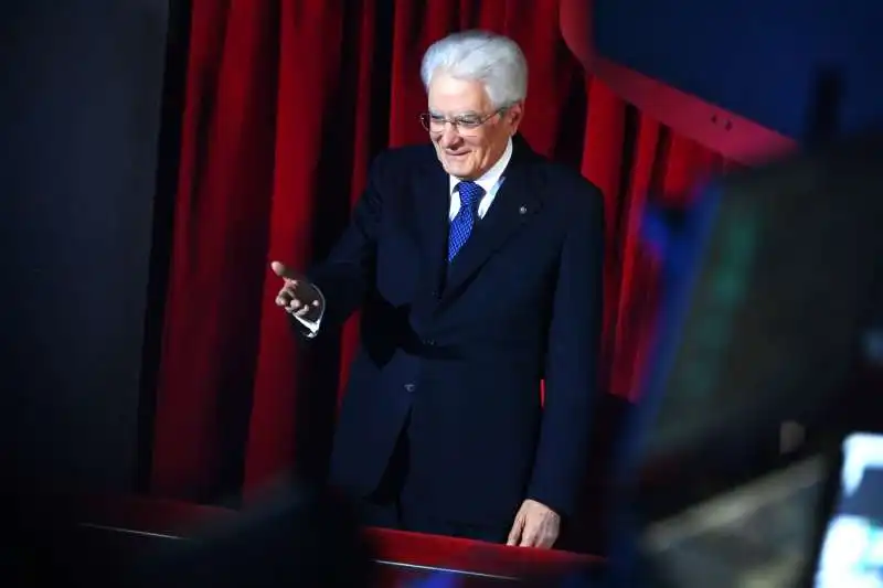 sergio mattarella al teatro ariston   sanremo 2023 1