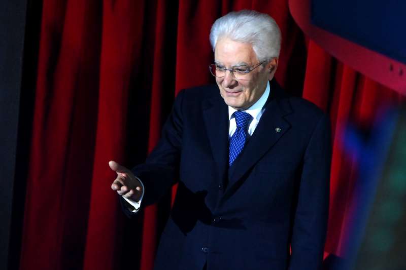 sergio mattarella al teatro ariston sanremo 2023