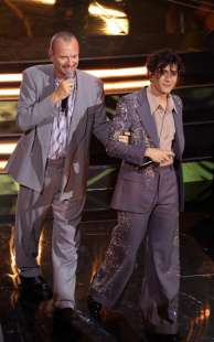 tananai in gucci, e biagio antonacci in giorgio armani