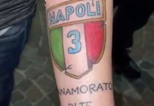 TATUAGGIO PER IL TERZO SCUDETTO DEL NAPOLI