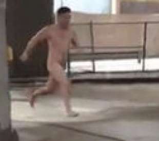 UOMO NUDO SCAPPA 1