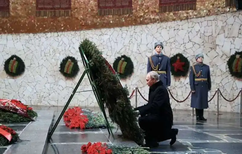 vladimir putin   anniversario vittoria di stalingrado    3