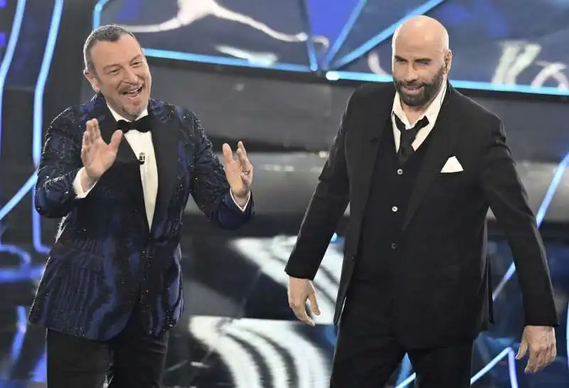 amadeus   john travolta    seconda serata sanremo 2024   