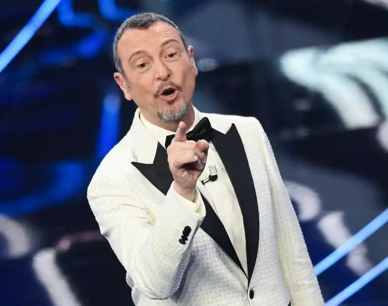 amadeus      prima serata sanremo 2024   