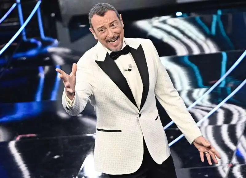 amadeus       prima serata sanremo 2024   