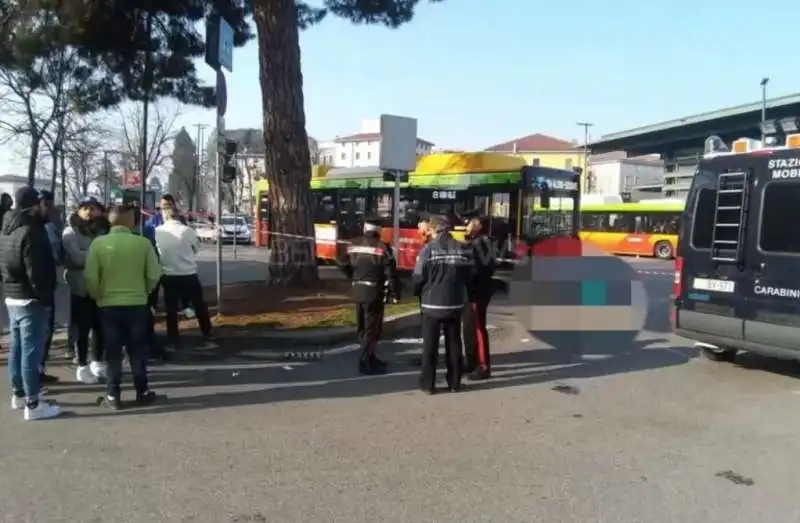 bergamo   19enne investito da autobus 1