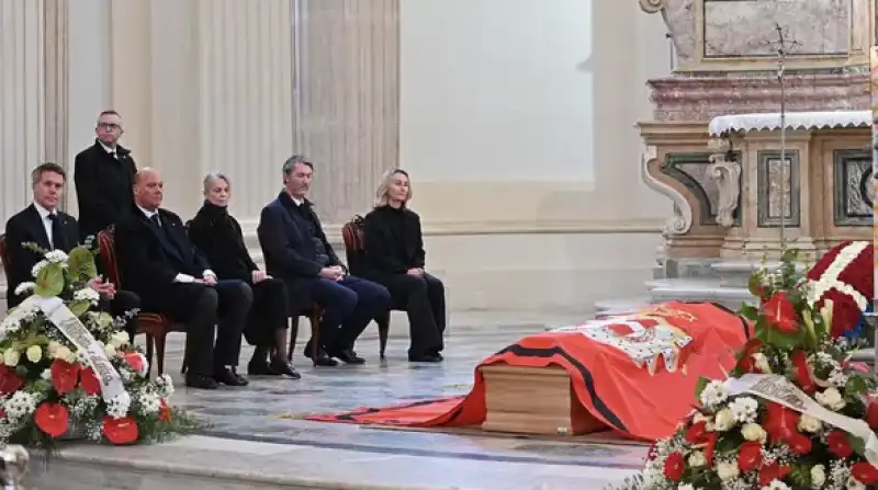 camera ardente di vittorio emanuele di savoia   reggia di venaria