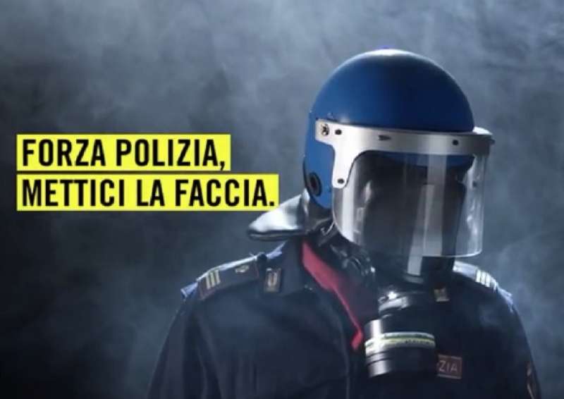 CAMPAGNA DI AMNESTY PER AVERE IL NUMERO IDENTIFICATIVO SUL CASCO DEI POLIZIOTTI