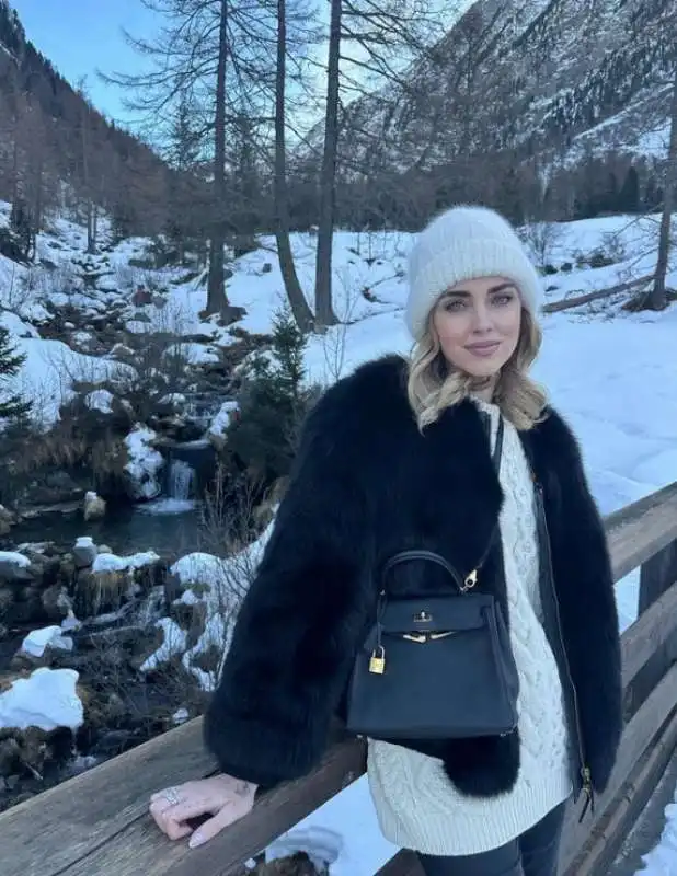 chiara ferragni all hotellerie de mascognaz  10