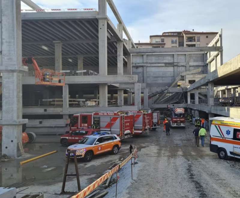 crollo in un cantiere a firenze 1